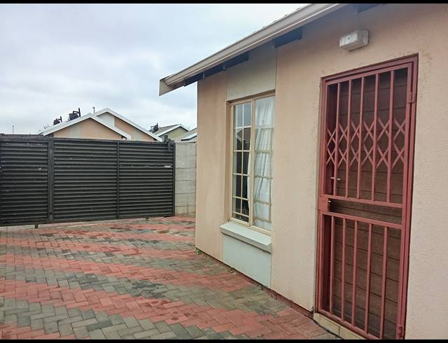 3 BEDROOM HOUSE FOR SALE IN SKY CITY